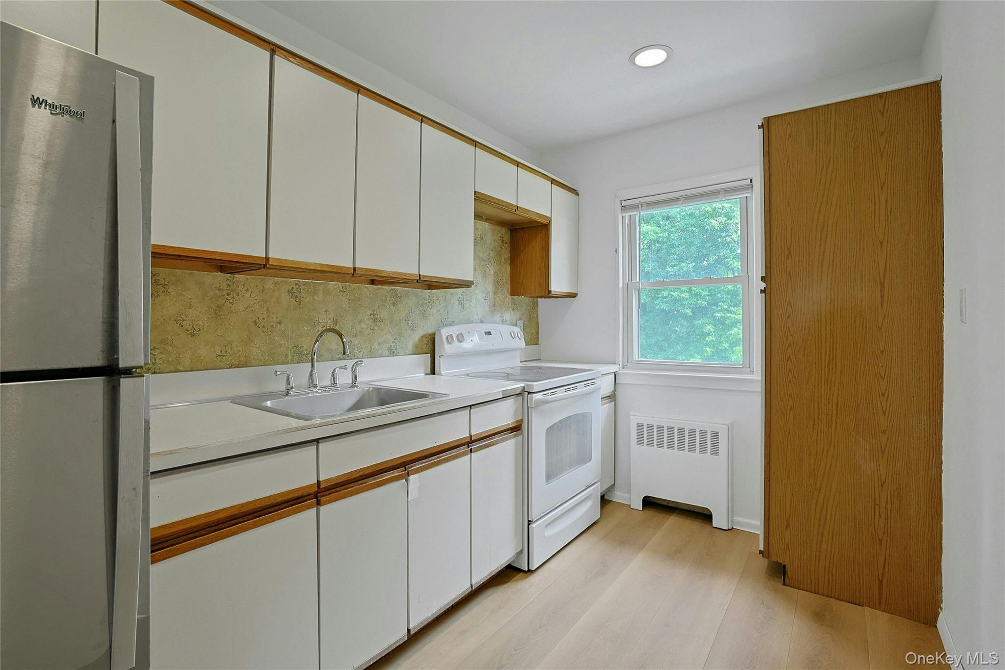 140 N Broadway, Unit U-4 photo 7
