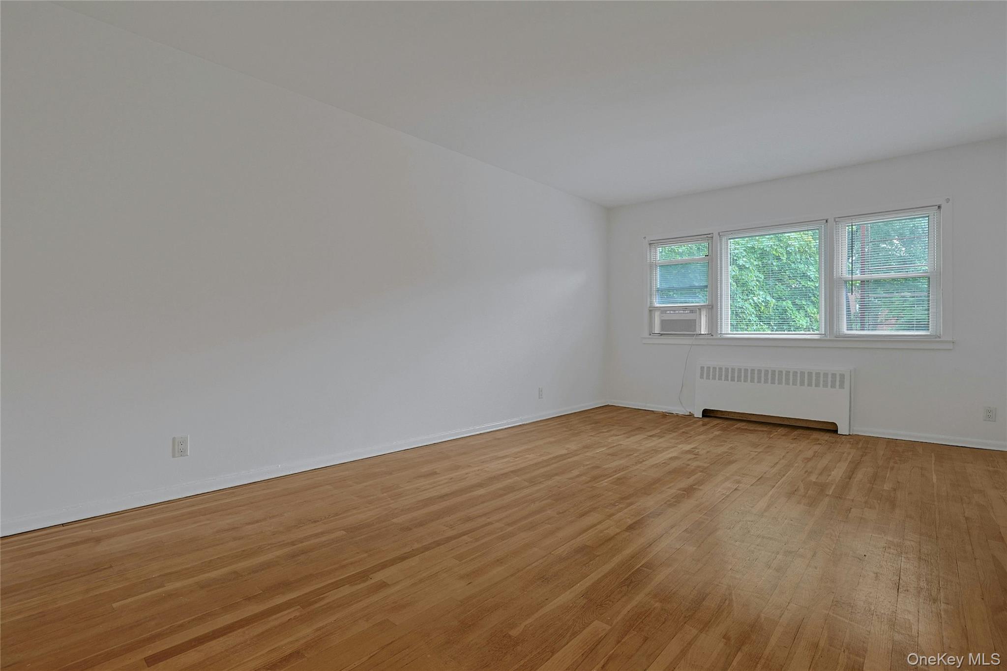 140 N Broadway, Unit U-4 photo 5