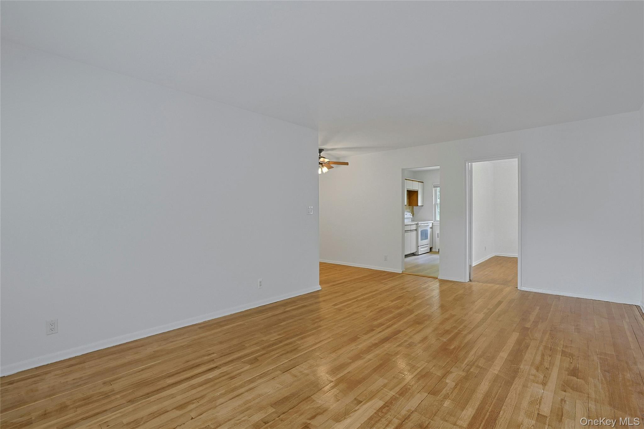 140 N Broadway, Unit U-4 photo 6