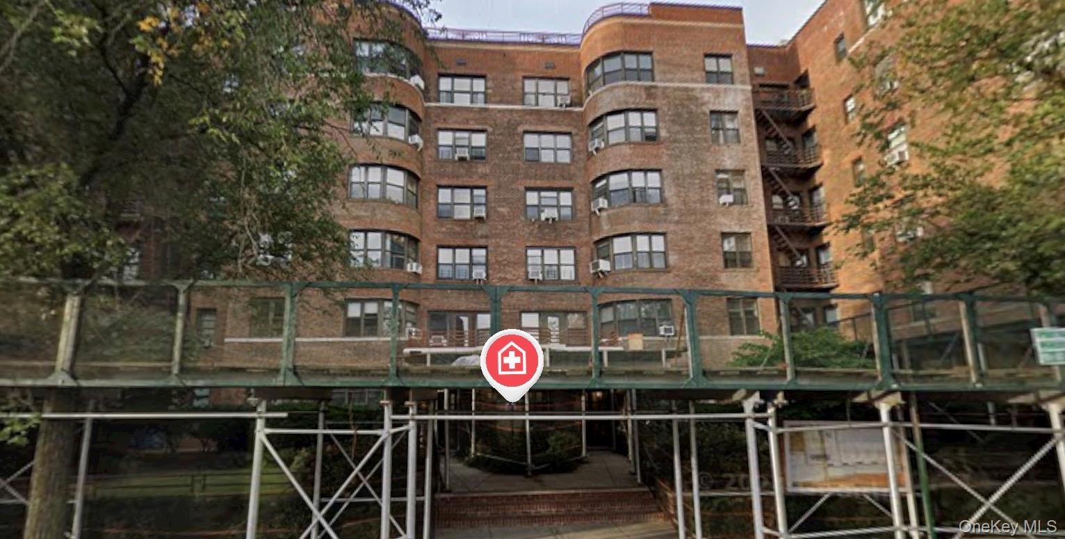 98-120 Queens Boulevard – For Sale