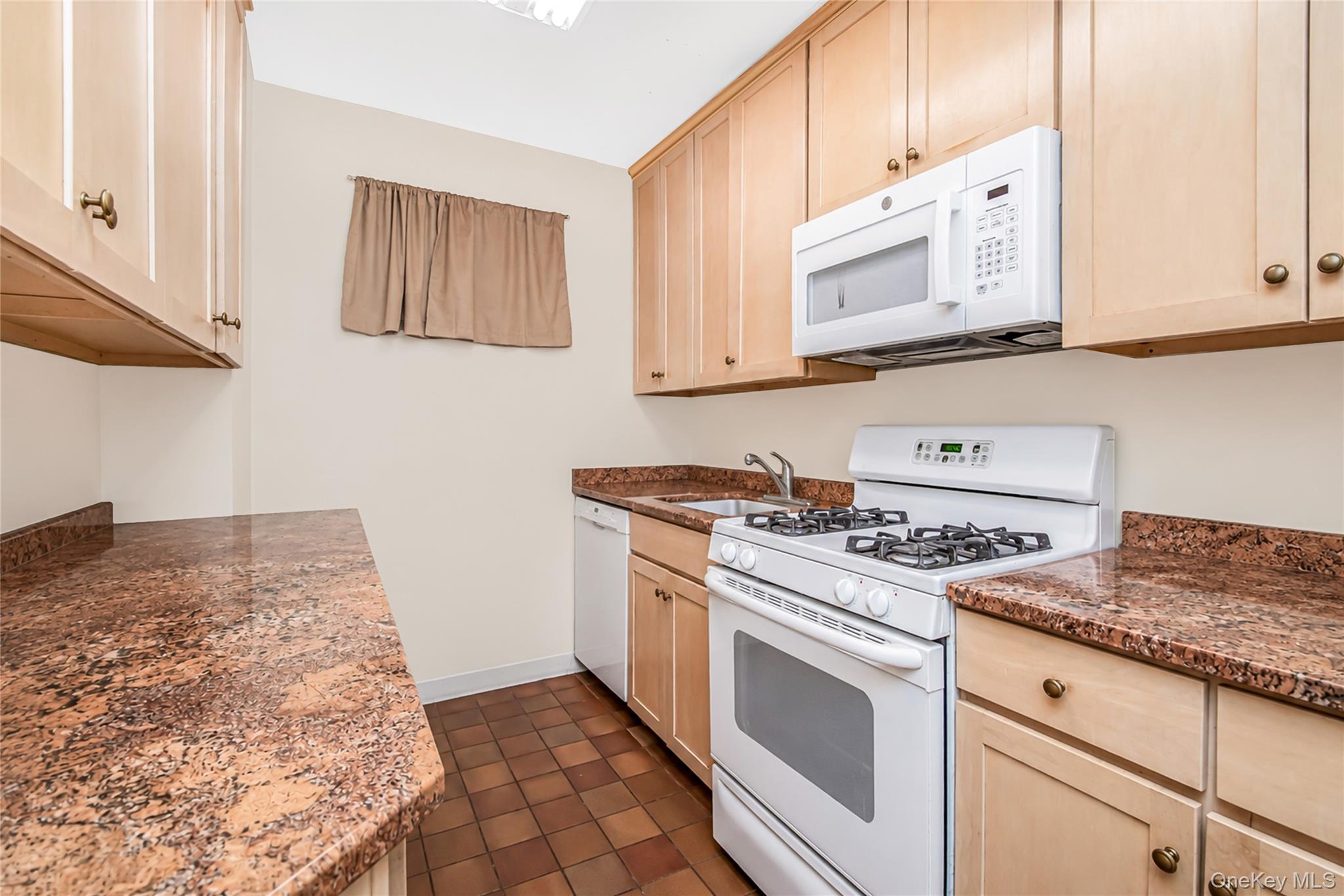 5900 Arlington Avenue, Unit 4G photo 9