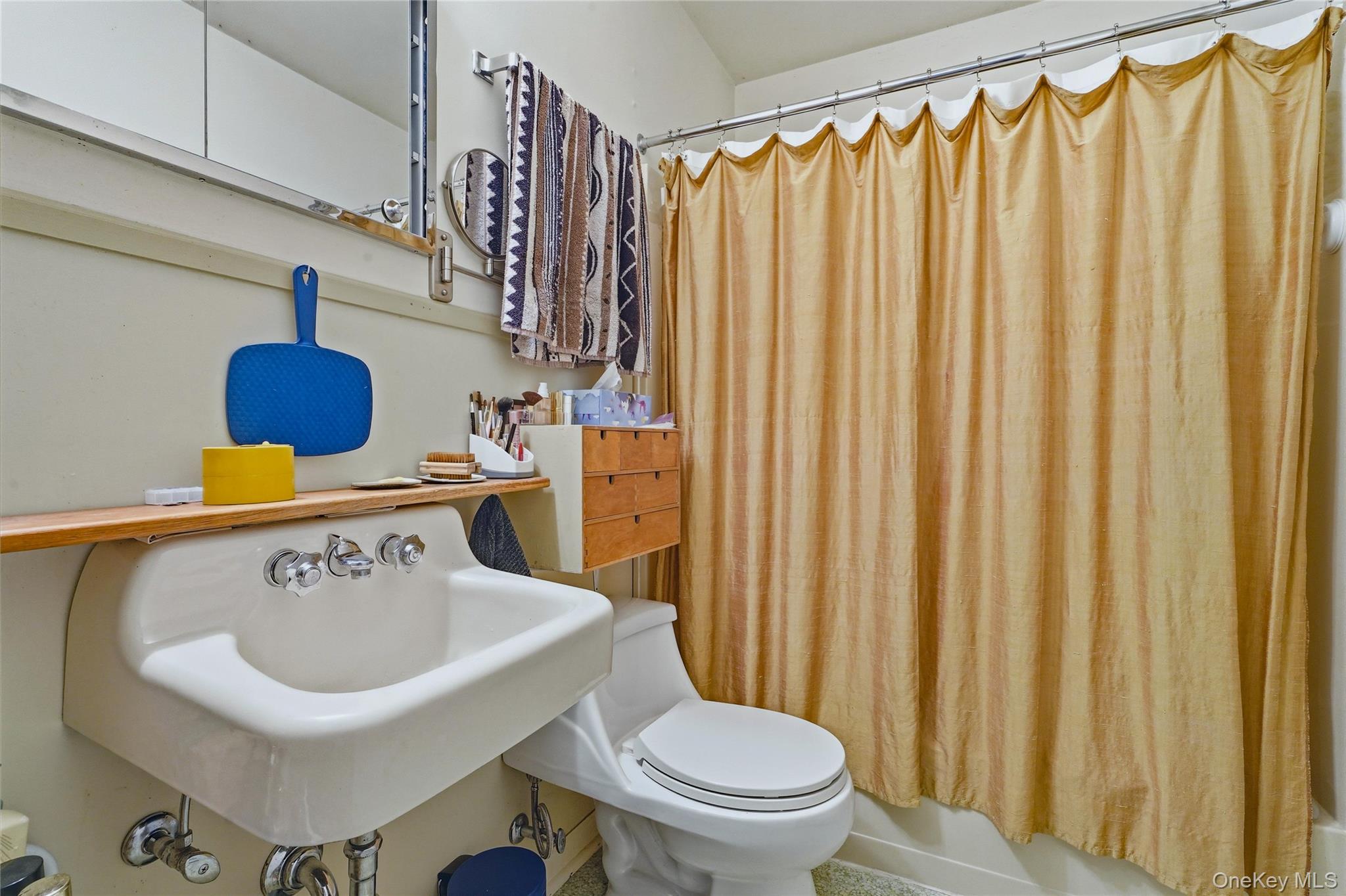 9 Crescent Lane – For Sale photo 16