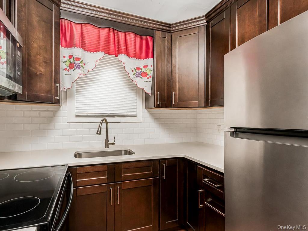 3057 Williamsbridge Road – For Sale photo 2