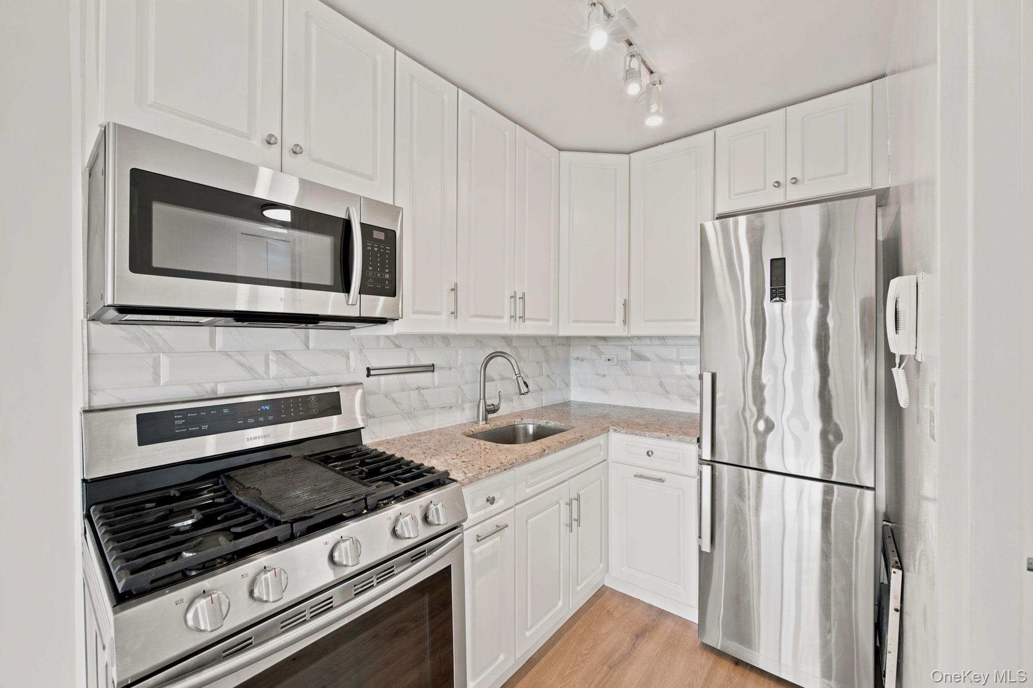 185 Hall Street, Unit 1010 photo 5