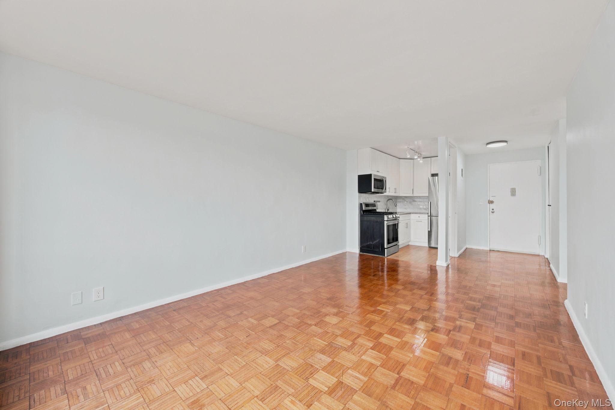 185 Hall Street, Unit 1010 photo 4