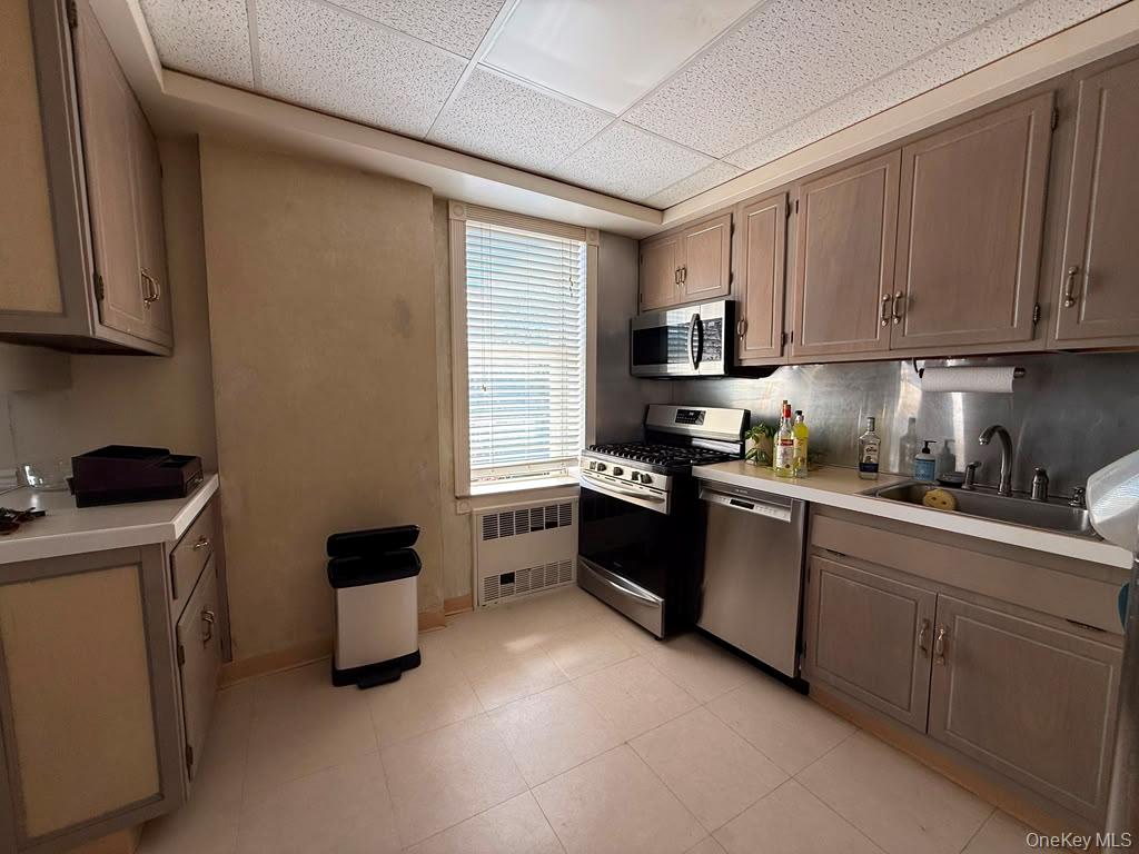 1902 Stillwell Avenue – For Sale photo 18