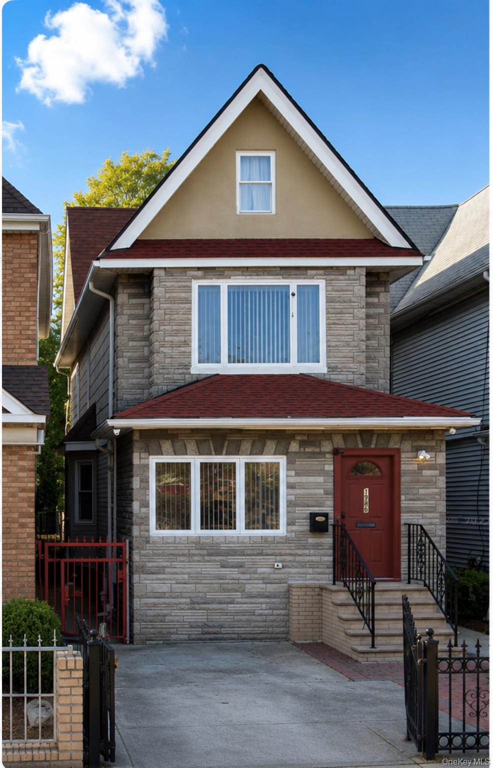 1986 Troy Avenue – For Sale