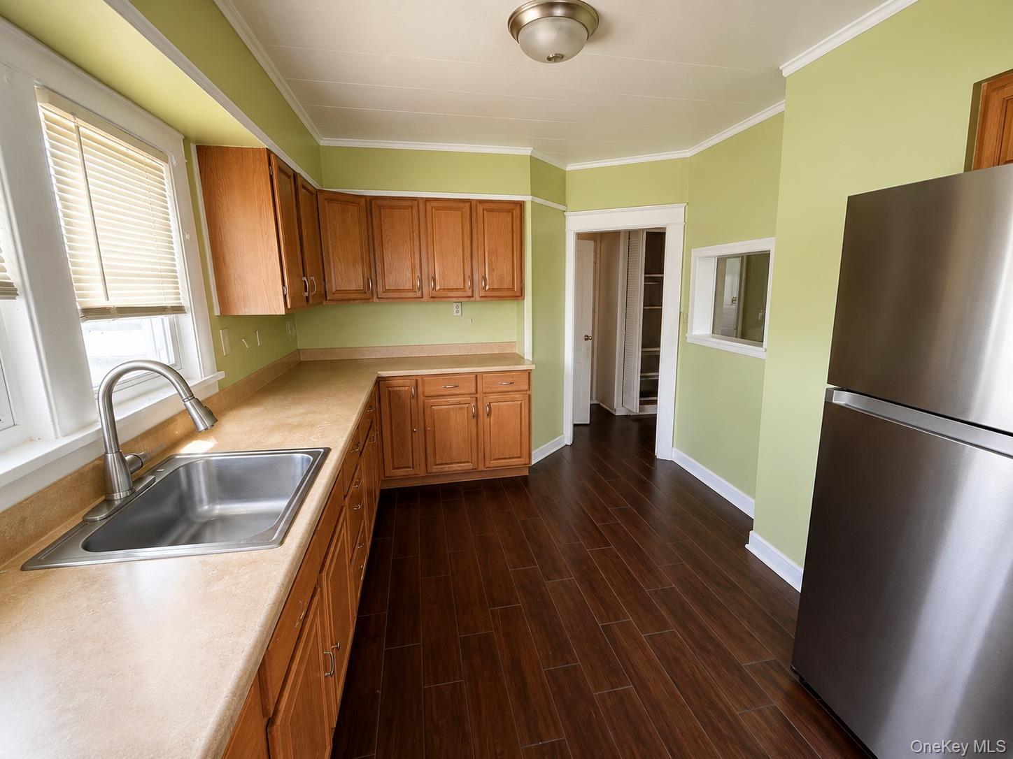 36 Gerard Street – For Rent photo 4
