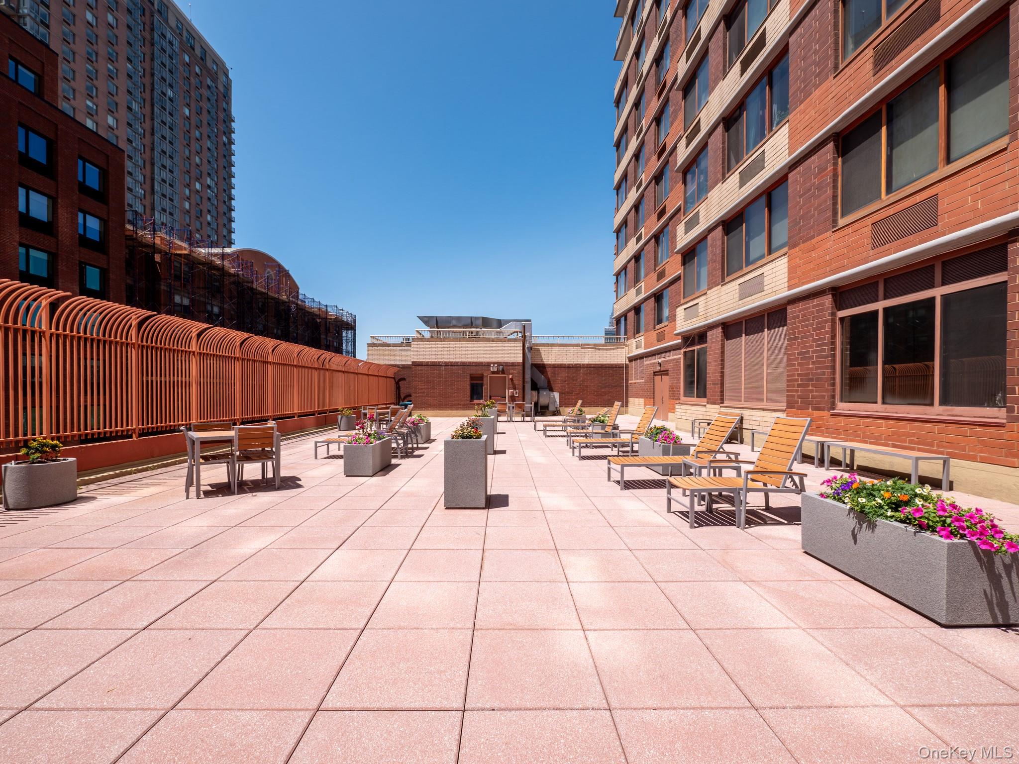 4-74 48th Avenue, Unit 29H photo 24