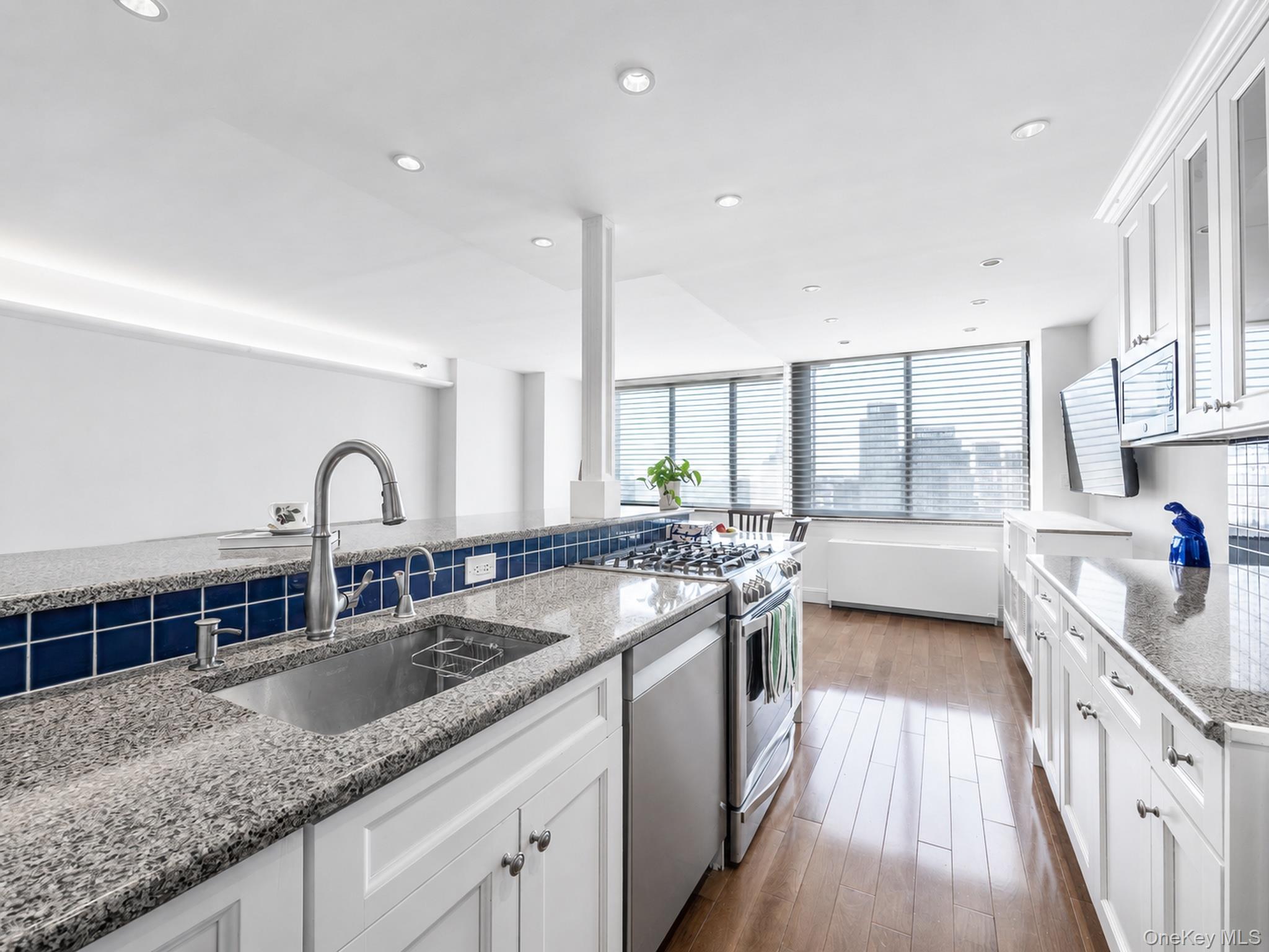 4-74 48th Avenue, Unit 29H photo 10