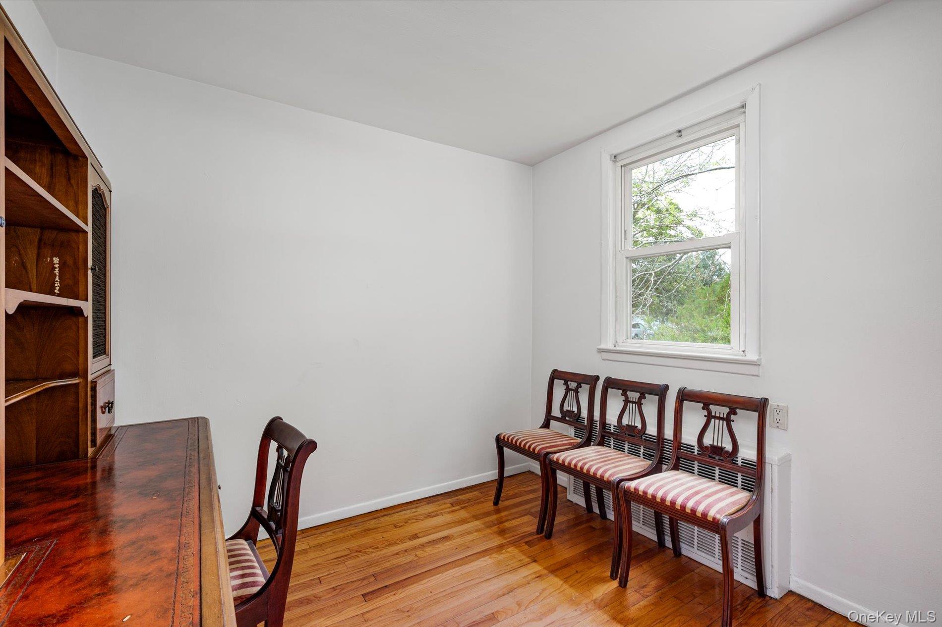 307 Old Country Road – For Sale photo 10
