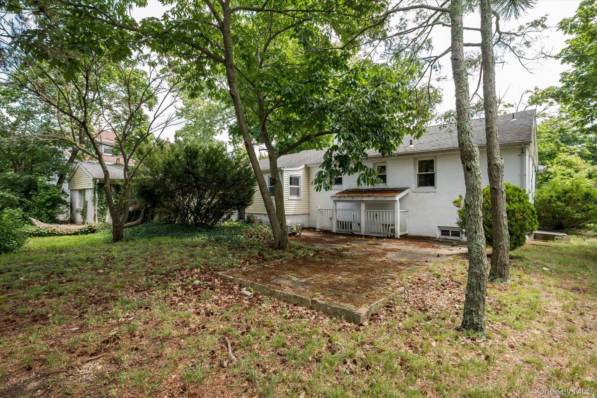 307 Old Country Road – For Sale photo 20