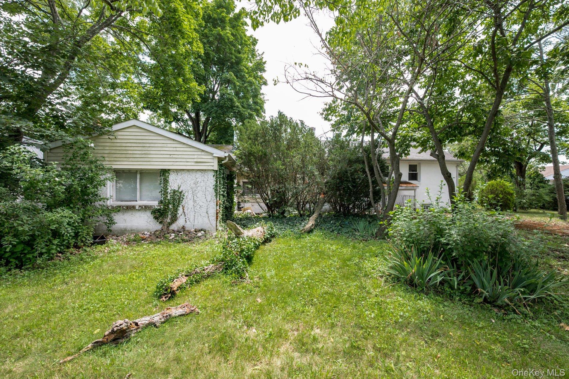 307 Old Country Road – For Sale photo 21