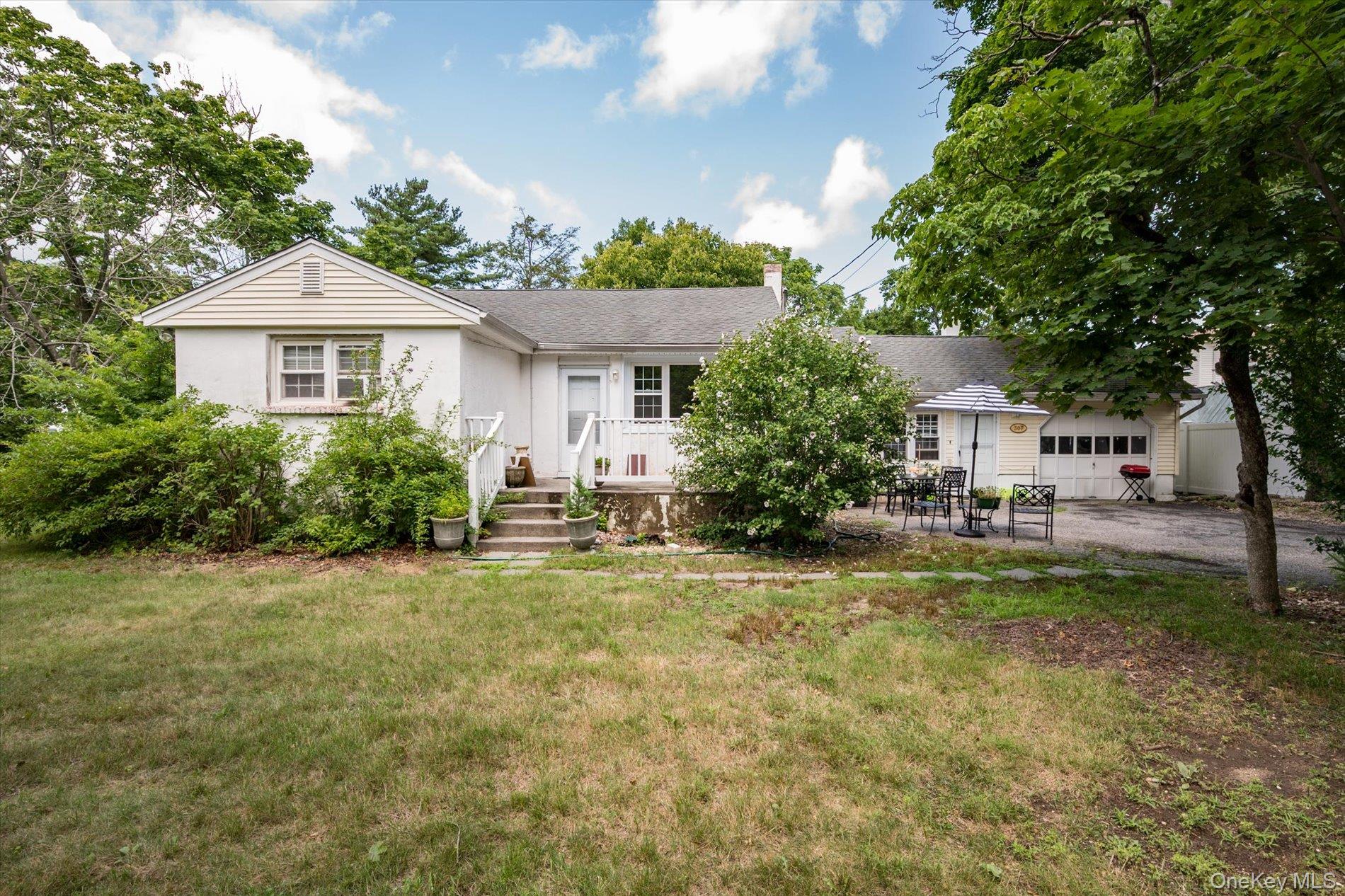 307 Old Country Road – For Sale photo 22