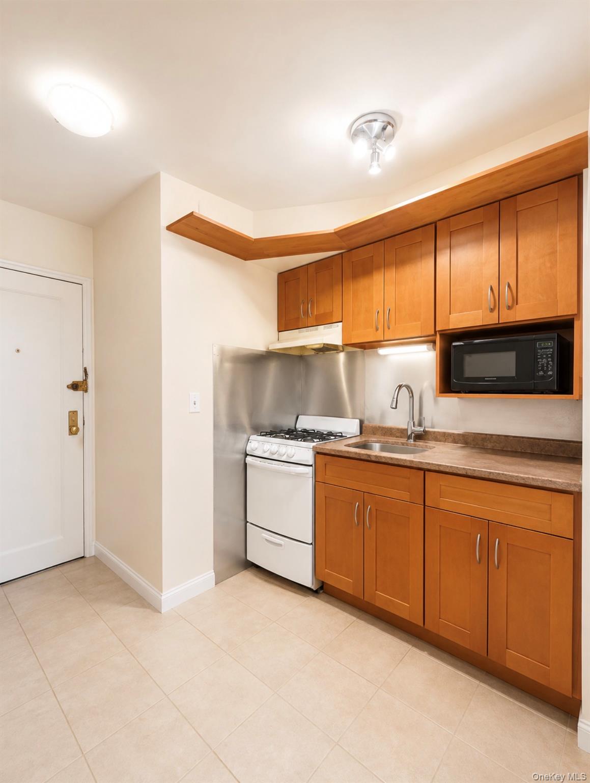14445 Sanford Avenue, Unit 2 photo 3