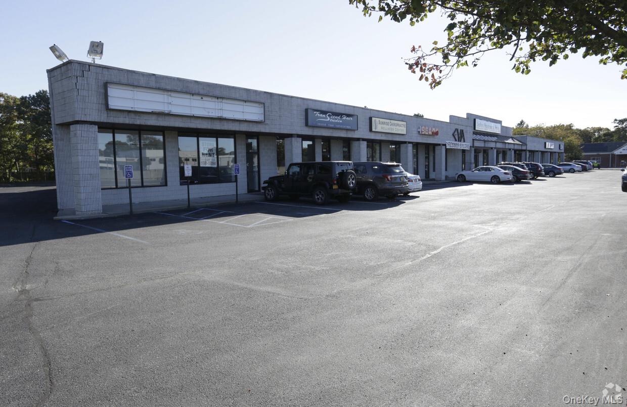 4846 Sunrise Highway, Unit 4846
