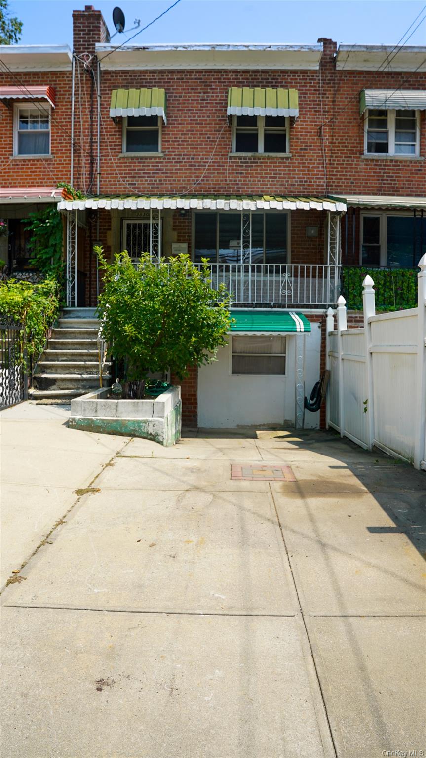 3830 Barnes Avenue – For Sale photo 2