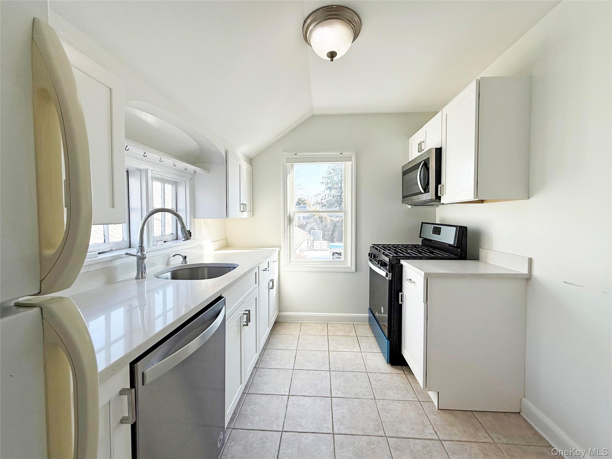 495 Montauk Highway – For Rent photo 5