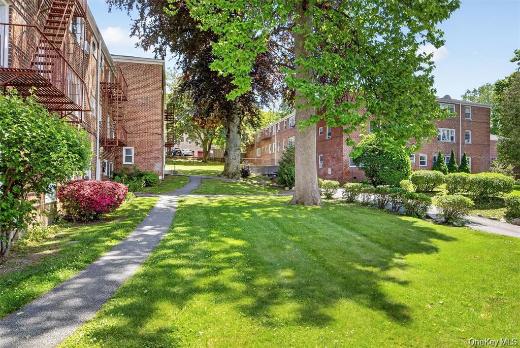 205 W Post Road, Unit E2H photo 8