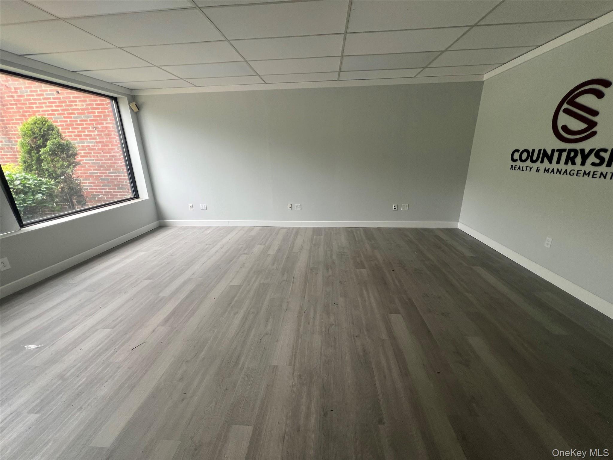 246-258 Glen Street, Unit 258 photo 2