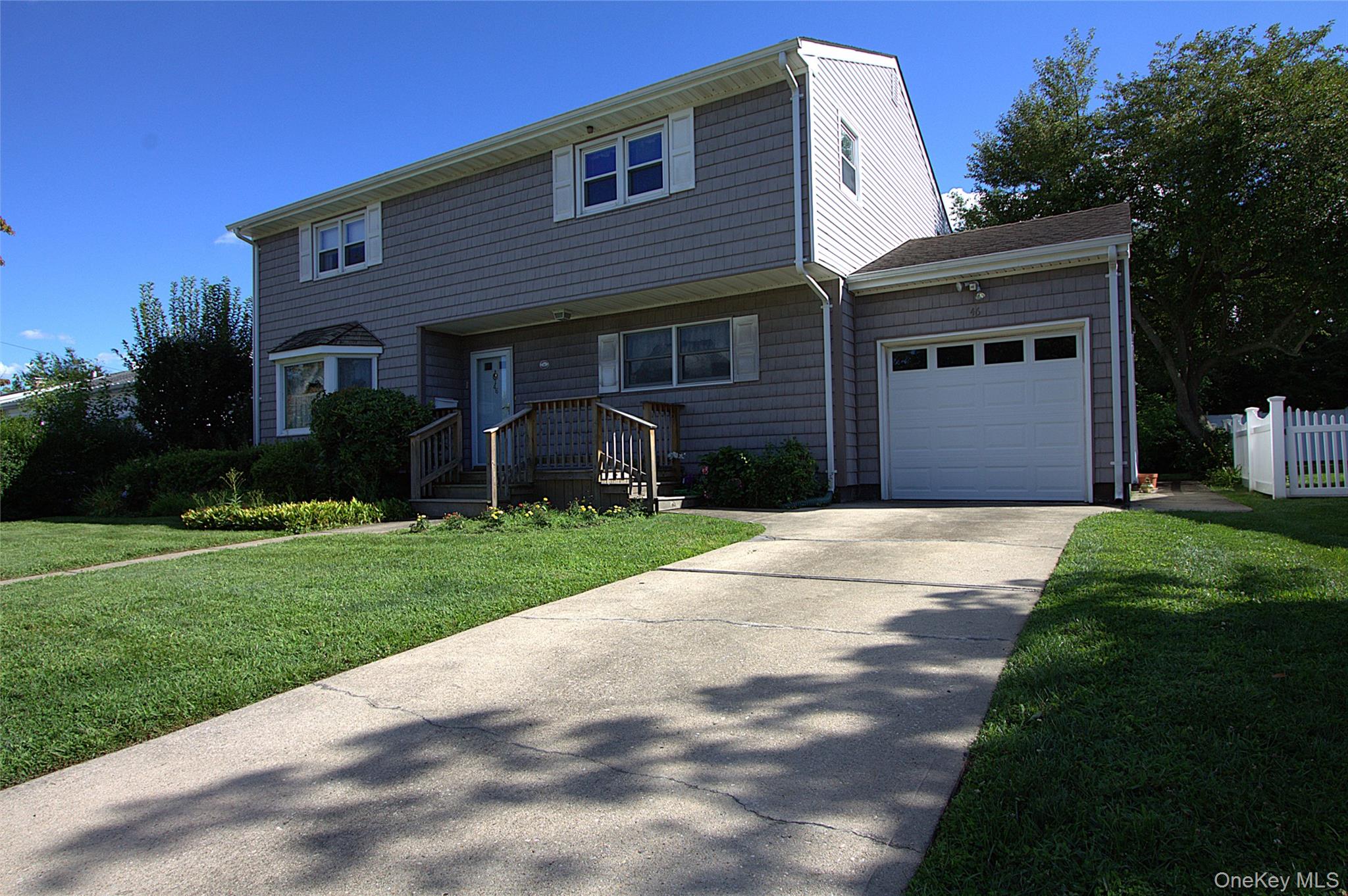 46 Margaret Drive E – For Sale photo 2