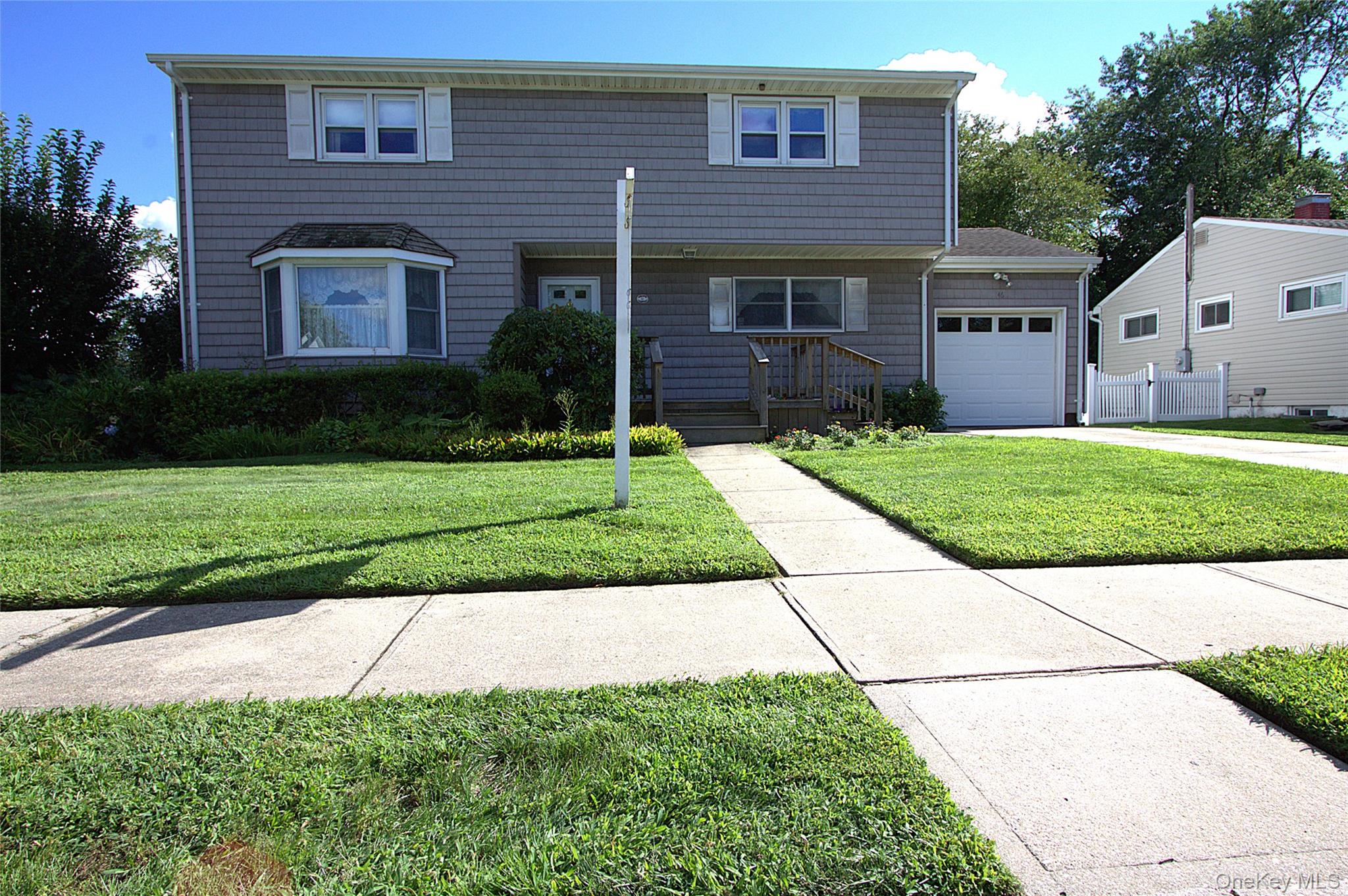46 Margaret Drive E – For Sale