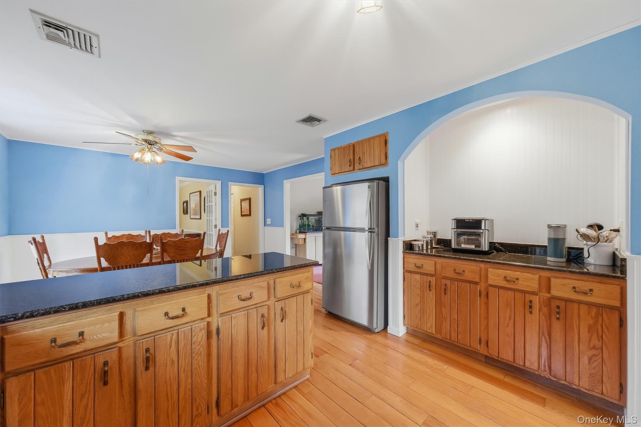 214 W Mombasha Road – For Sale photo 15