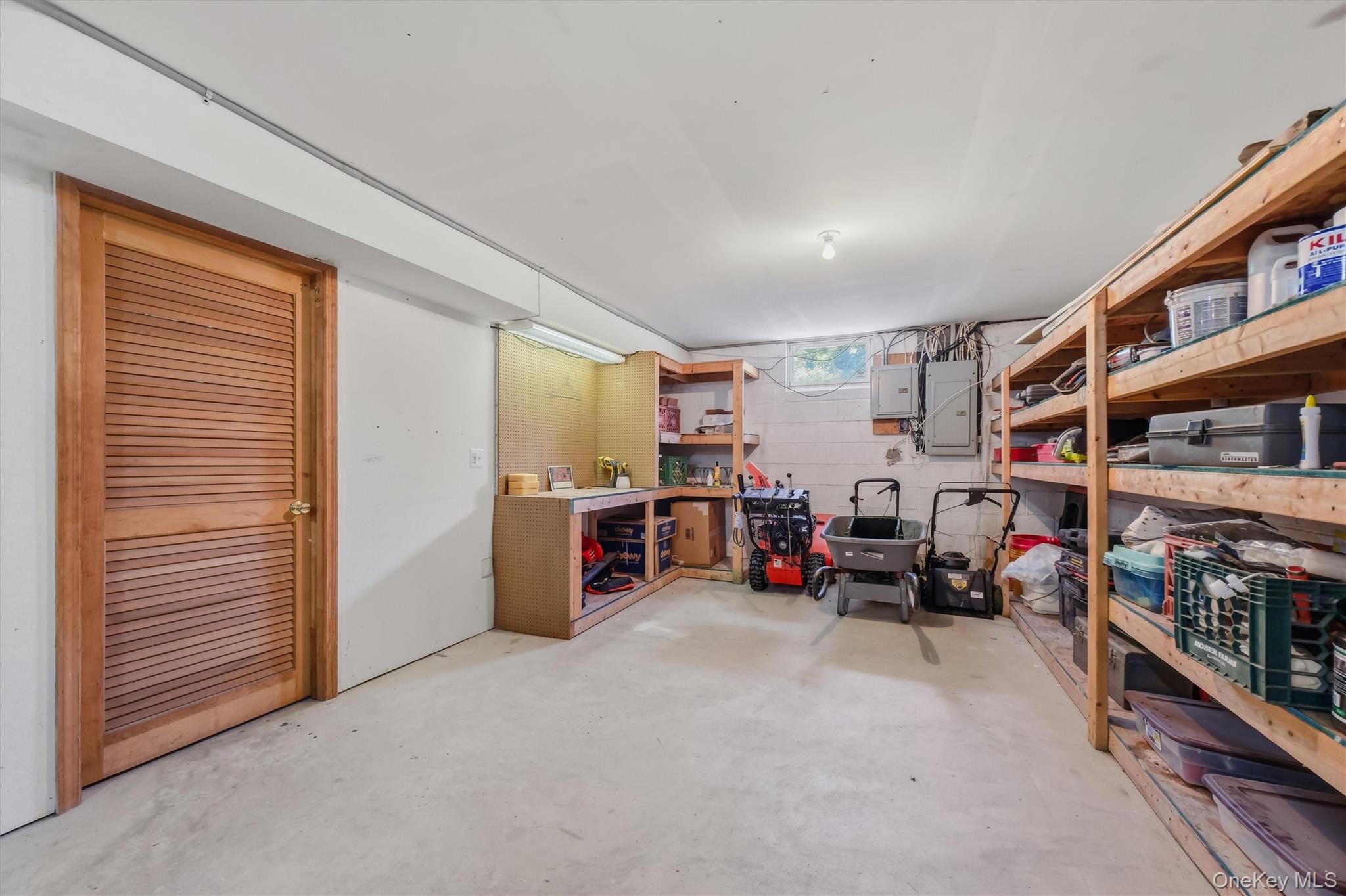 214 W Mombasha Road – For Sale photo 40