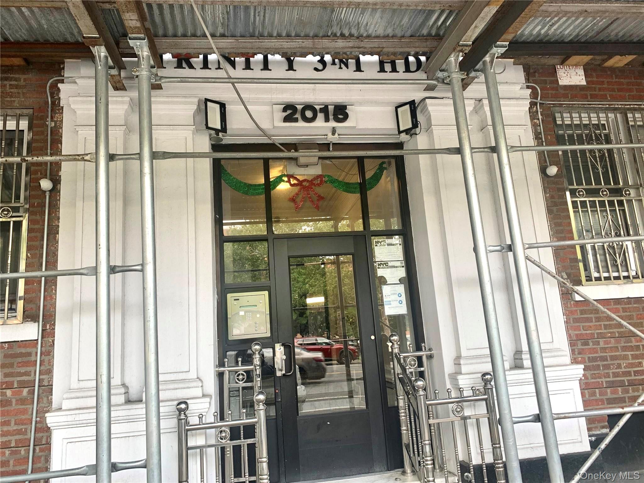 2015 Southern Boulevard, Unit #6D photo 2
