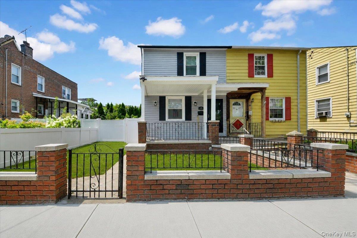2565 Westervelt Avenue – For Sale
