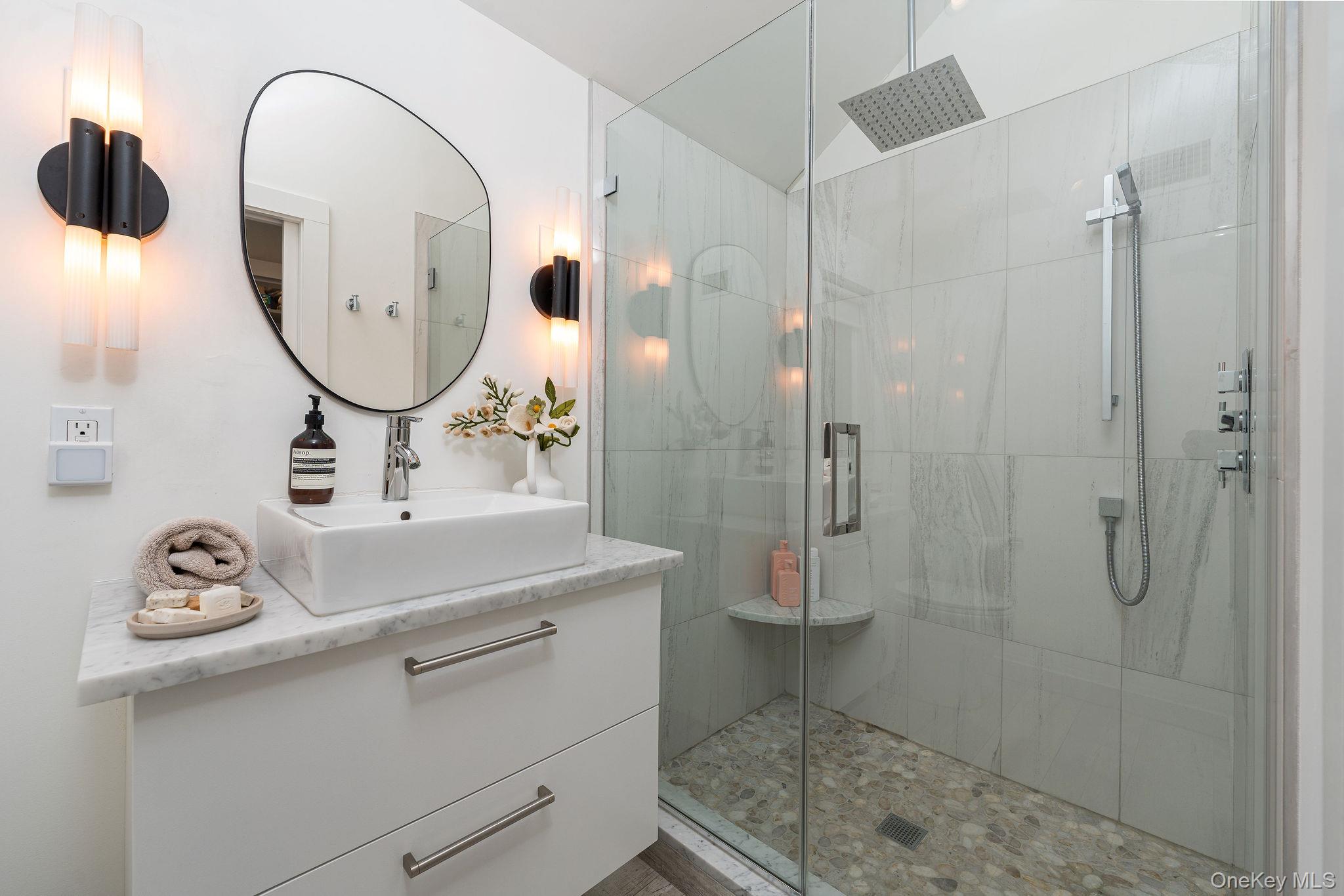 21515 Soundview Avenue – For Sale photo 31