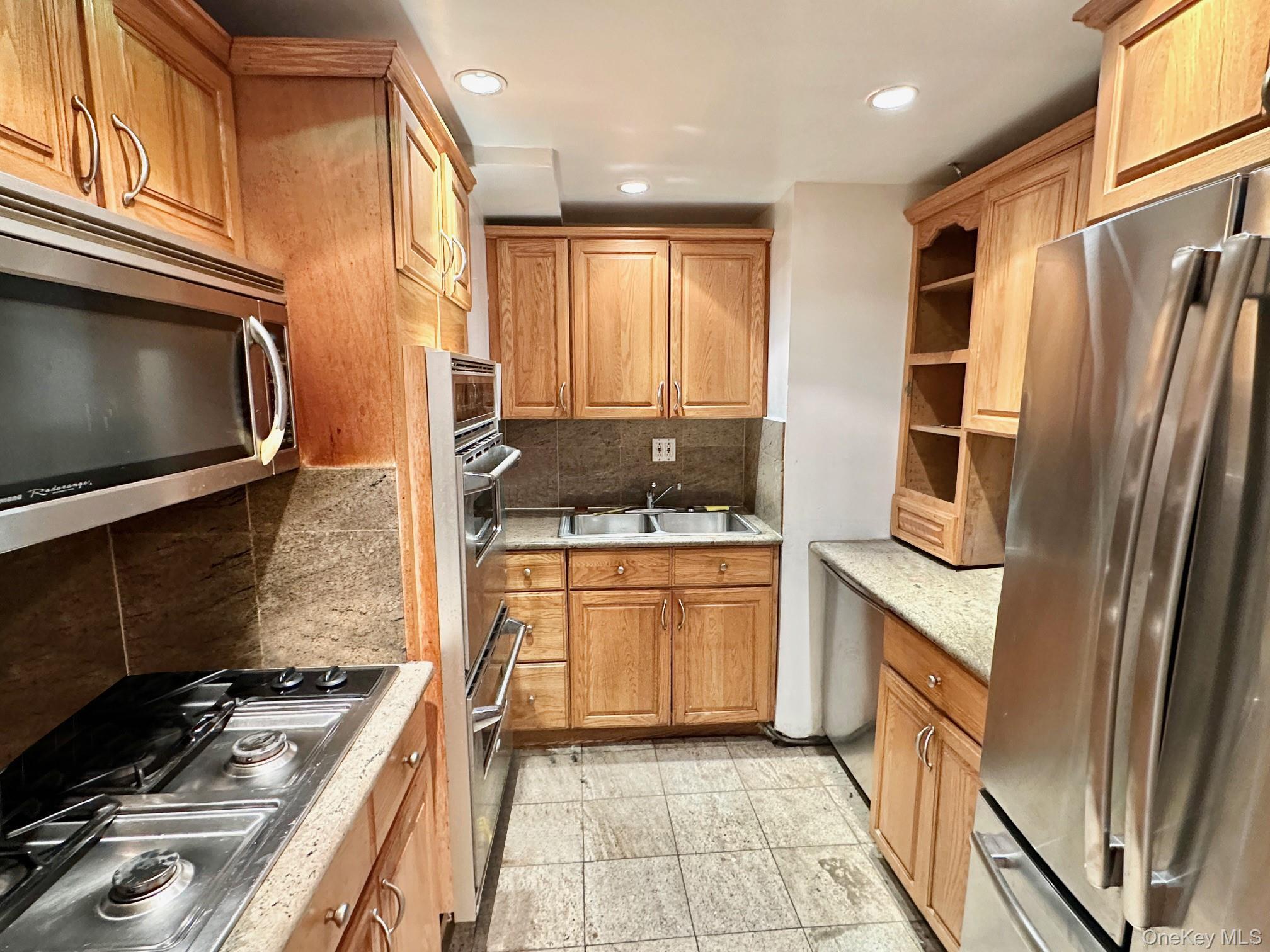61-20 Grand Central Parkway, Unit C102 photo 2