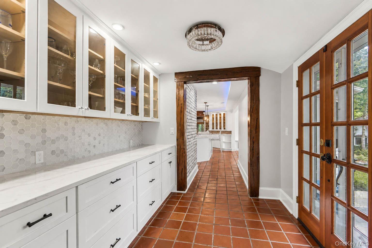 450 Oyster Bay Road – For Sale photo 8