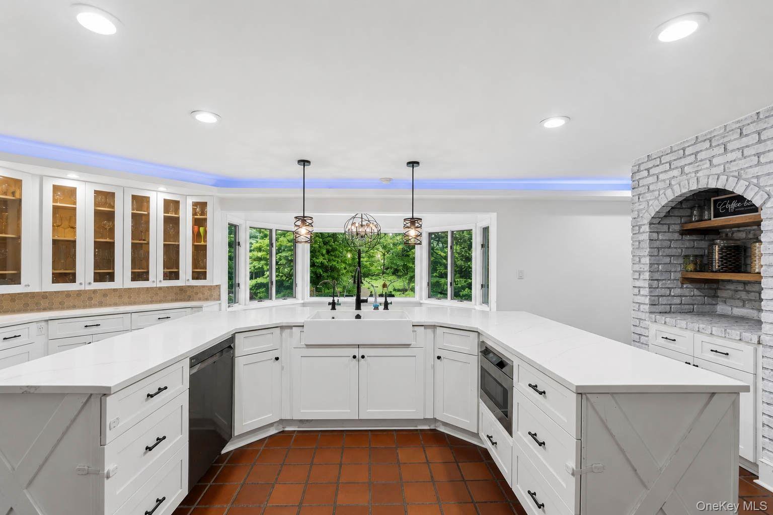 450 Oyster Bay Road – For Sale photo 11