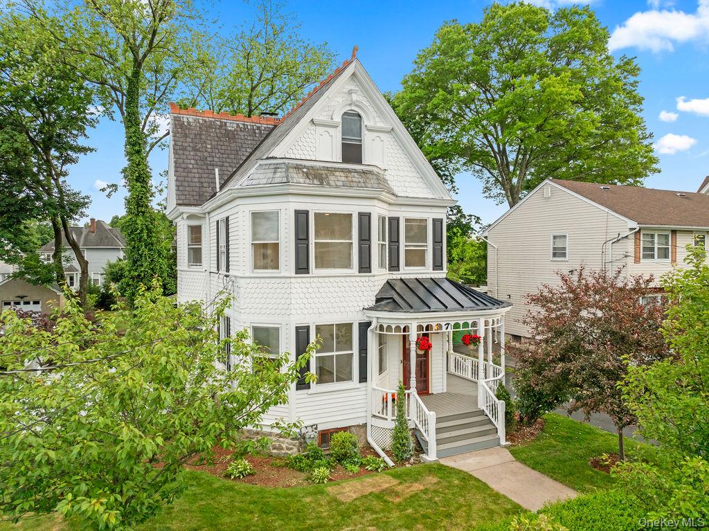 7 Clinton Place – For Sale