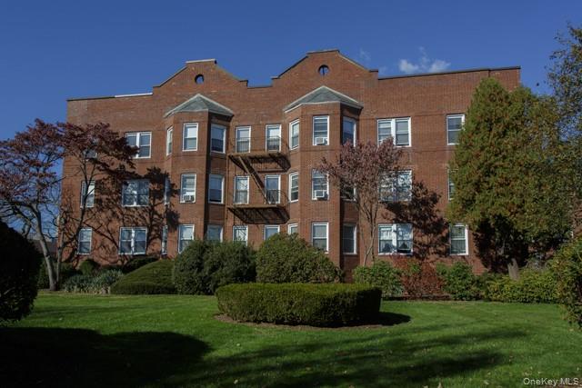 365 Stewart Avenue, Unit C23 photo 2