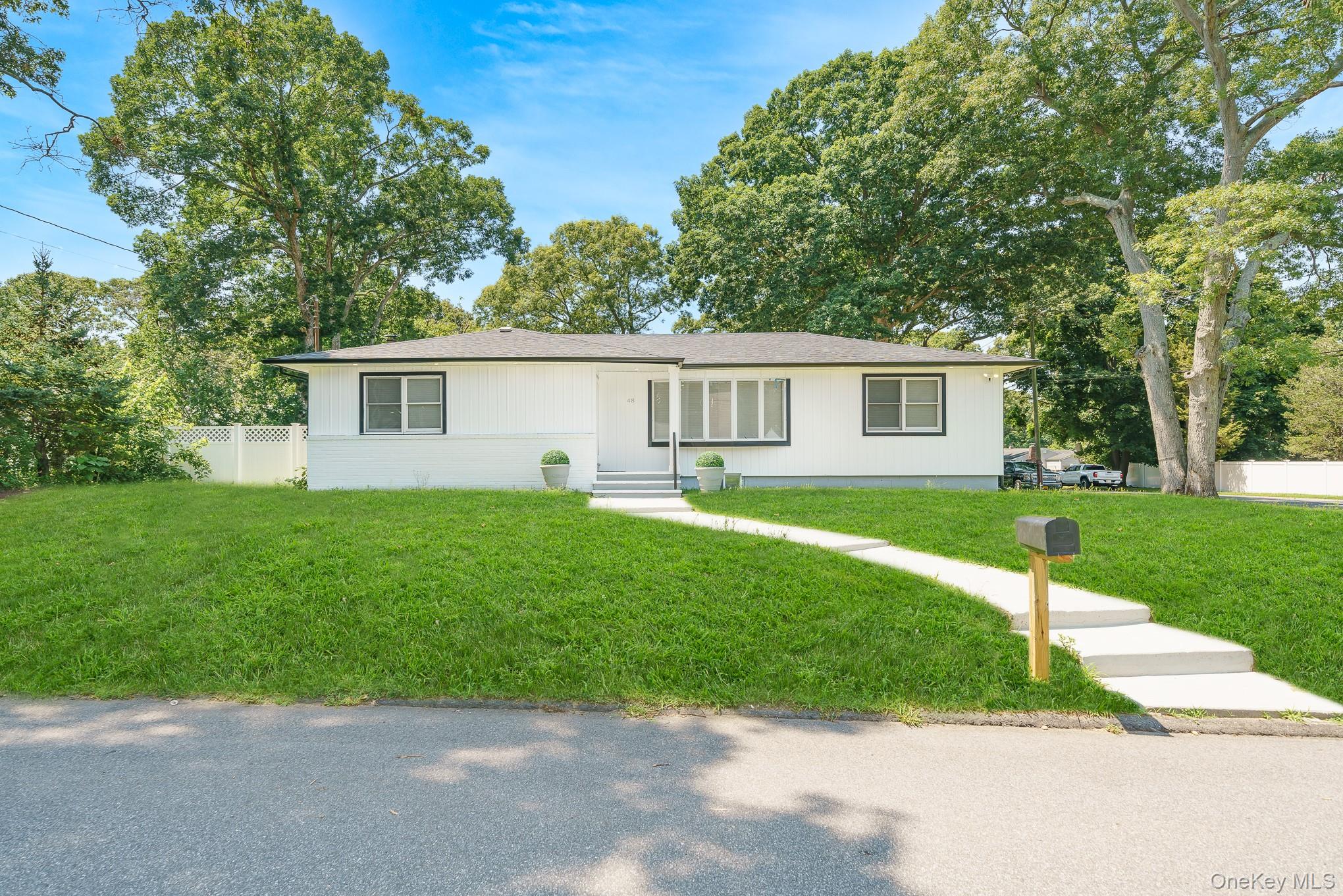 48 Joan Avenue – For Sale photo 3