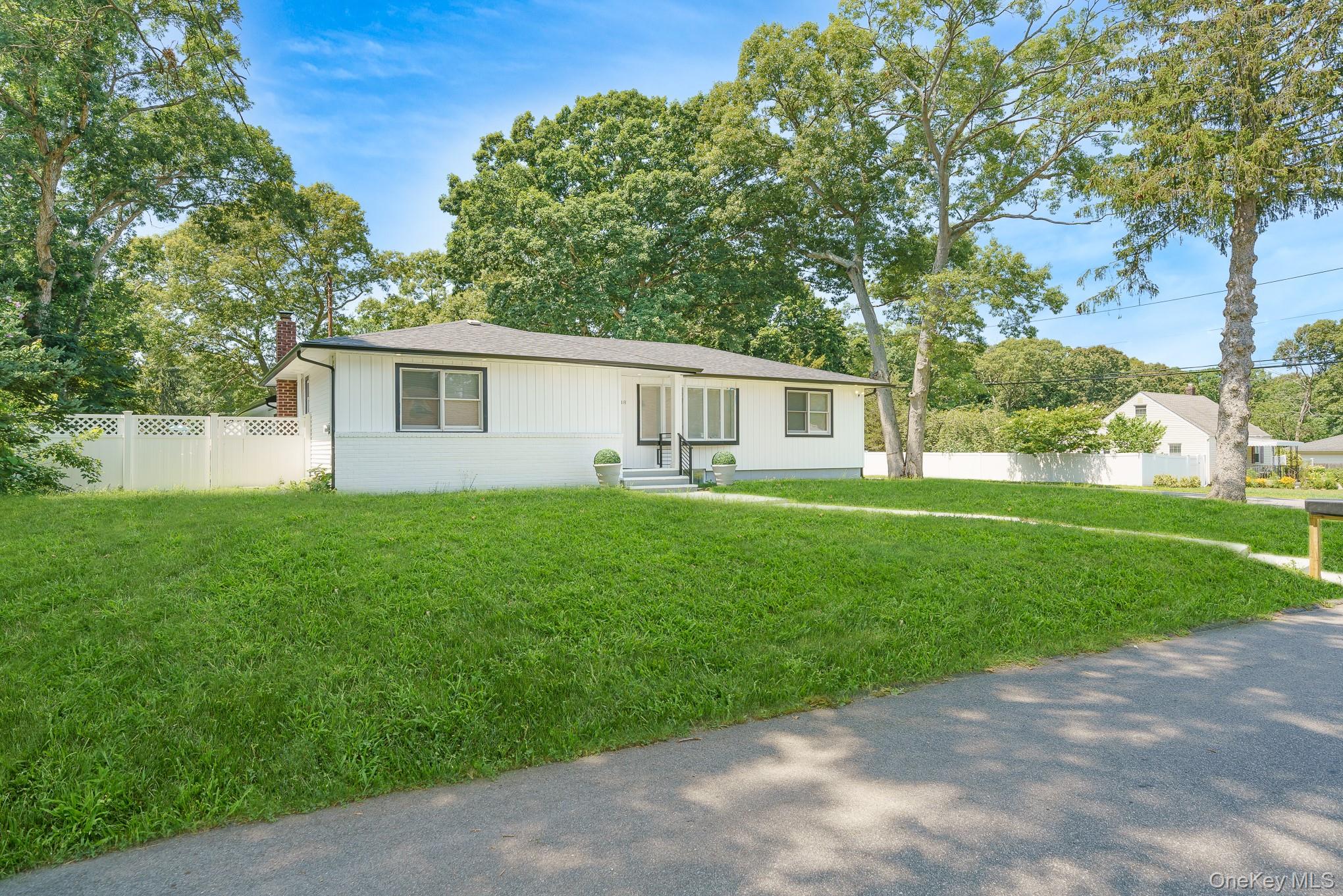 48 Joan Avenue – For Sale photo 4
