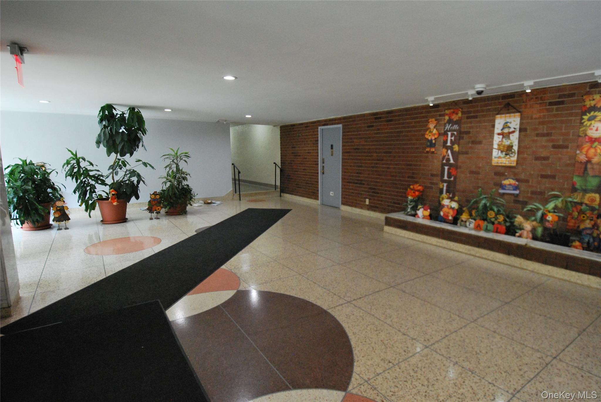 2 Sadore Lane, Unit 5E photo 2