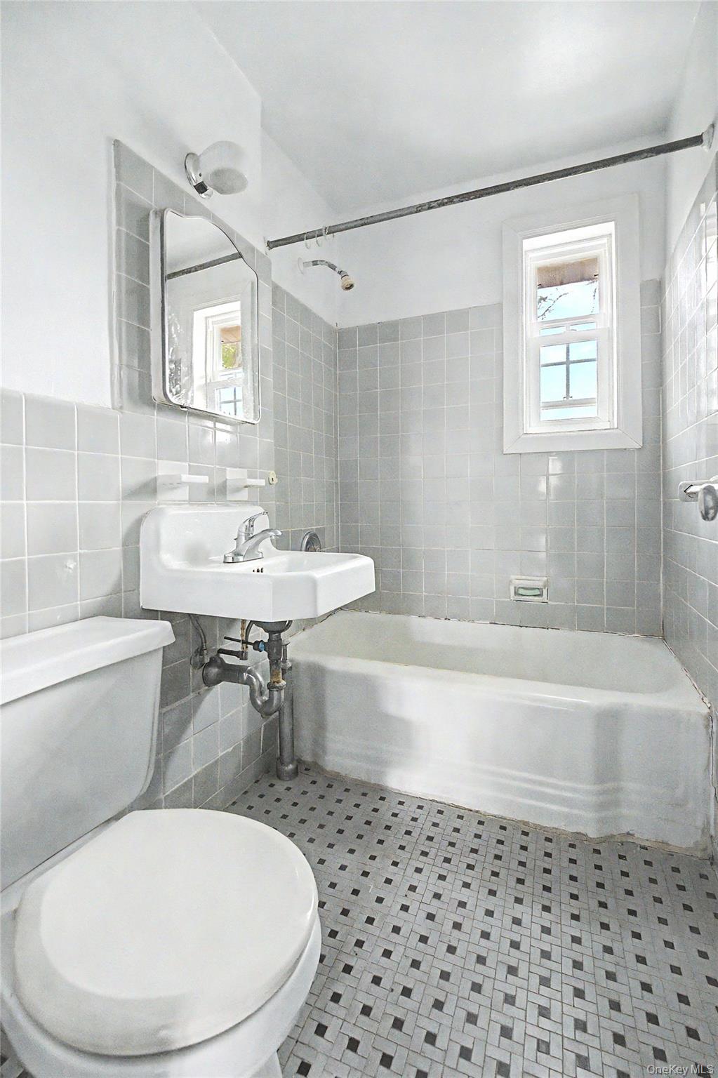 22637 Union Turnpike, Unit B photo 10