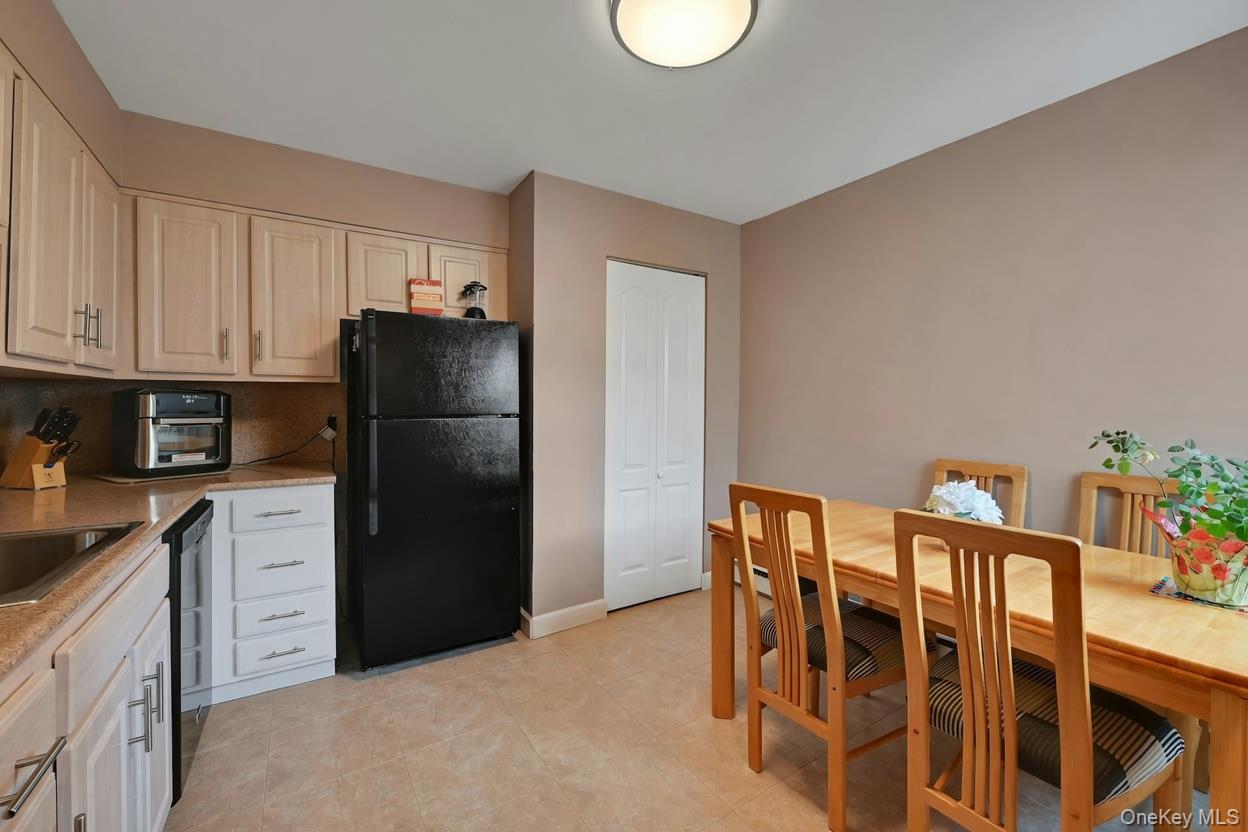 26 Kenneth Stuart, Unit A photo 4