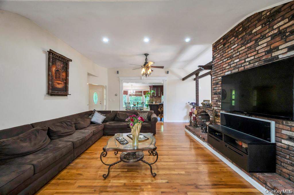 28 Penn Drive – For Sale photo 8