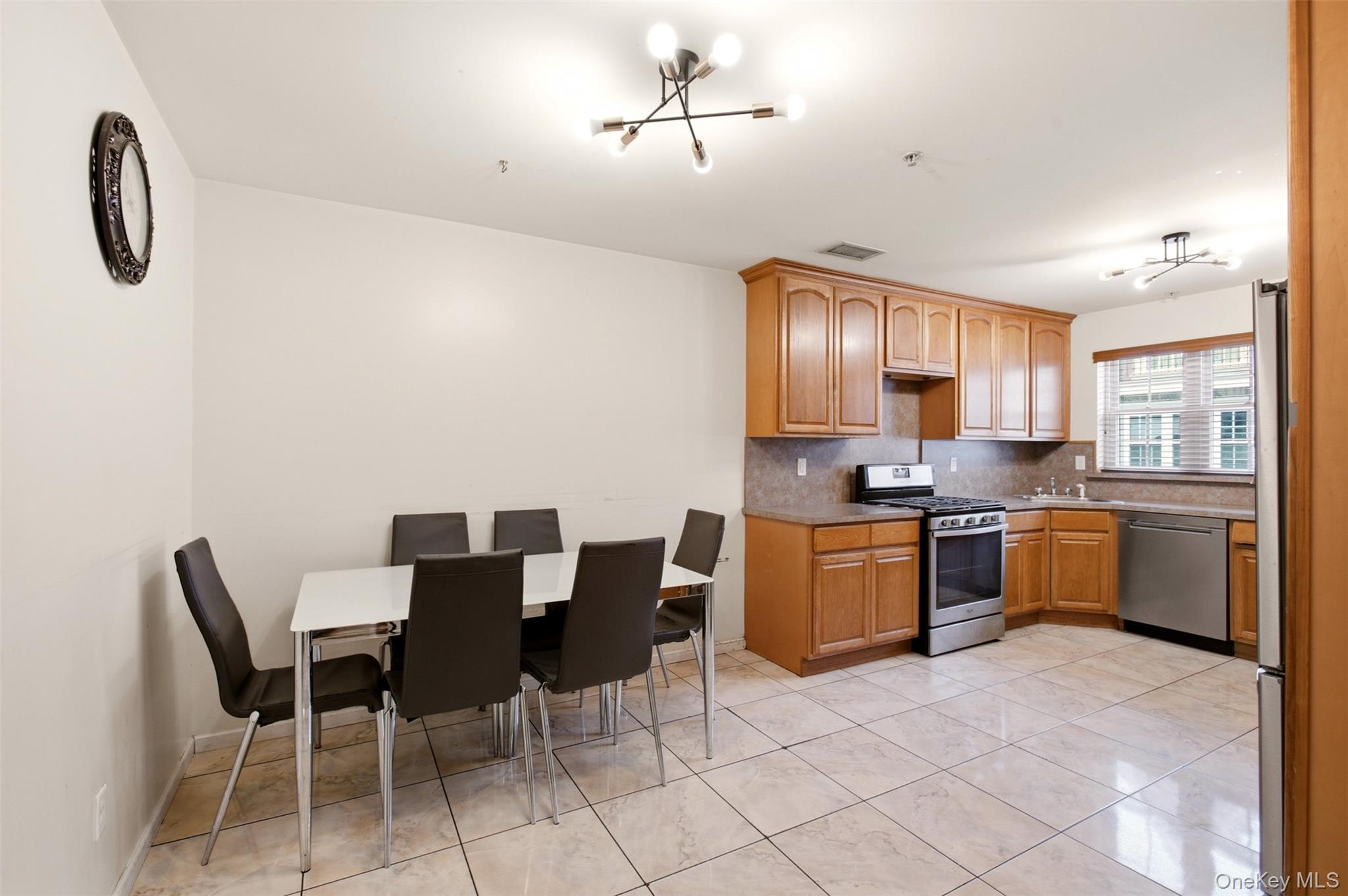 16 Elm Street, Unit 301 photo 8