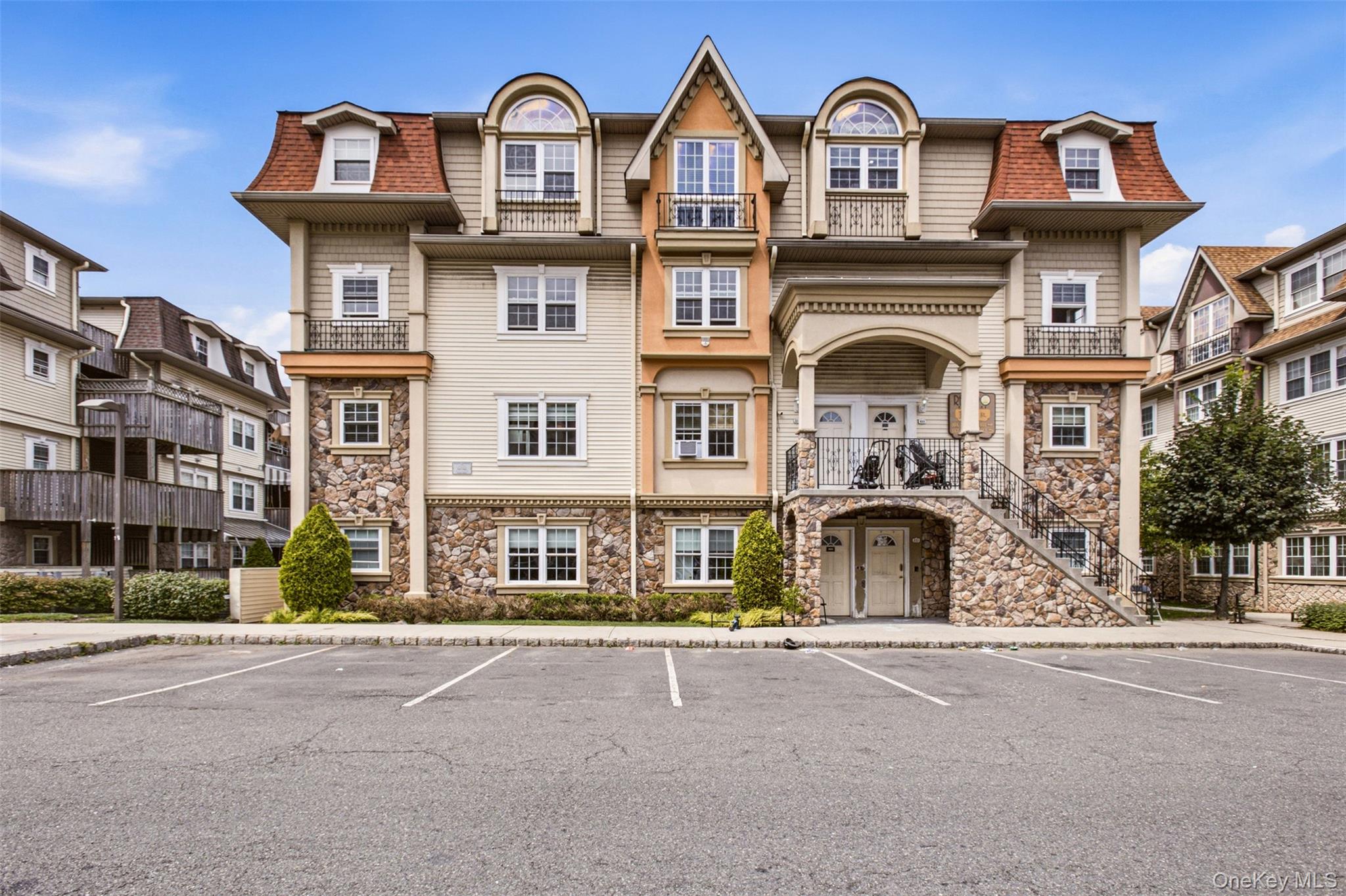 16 Elm Street, Unit 301 photo 20