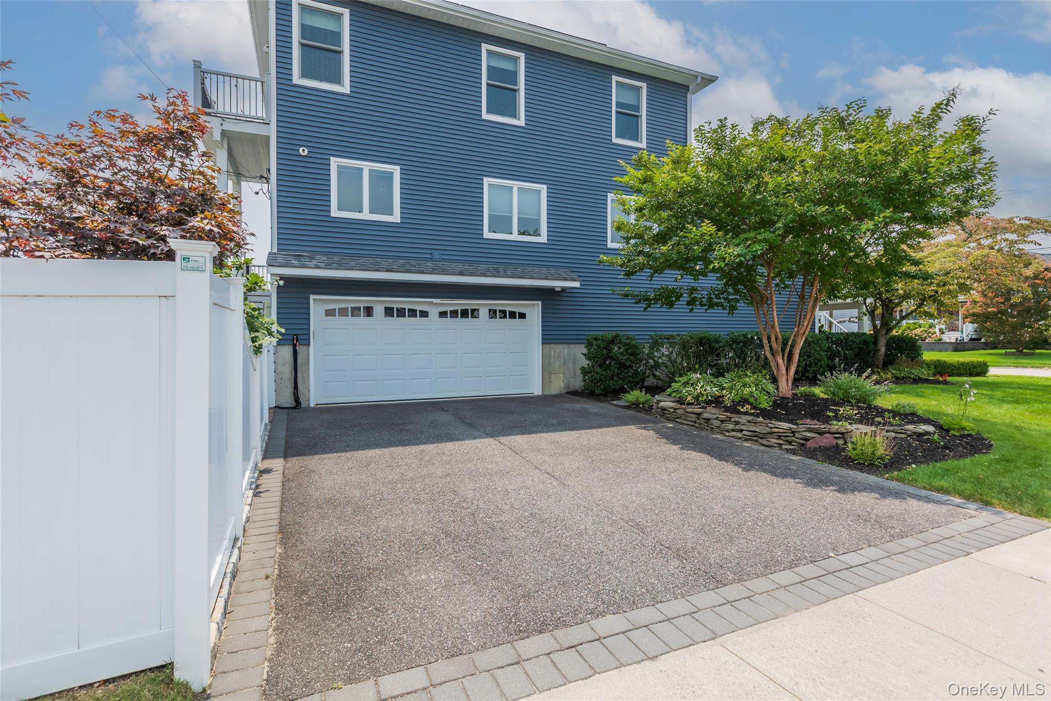401 Little East Neck Road S – For Sale photo 3