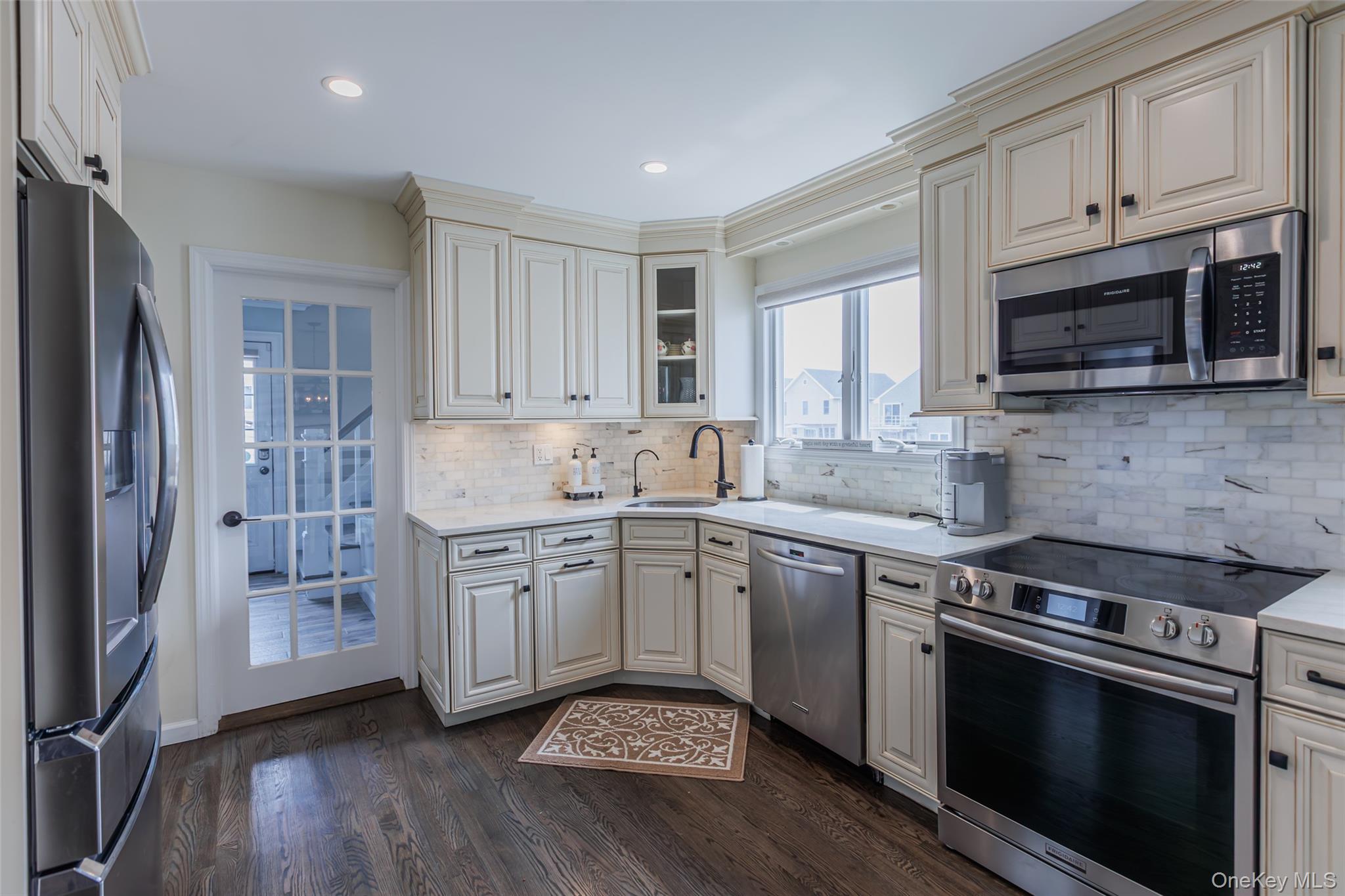 401 Little East Neck Road S – For Sale photo 16