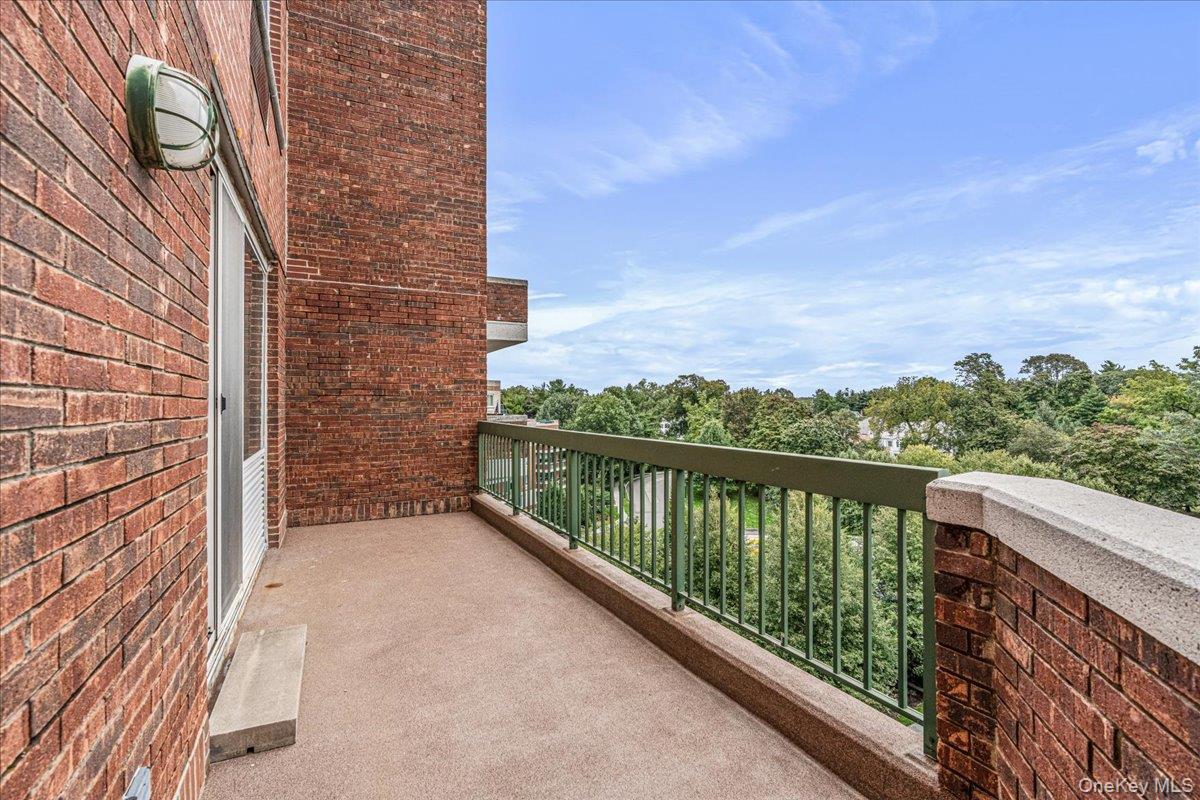 100 Hilton Avenue, Unit 707 photo 15