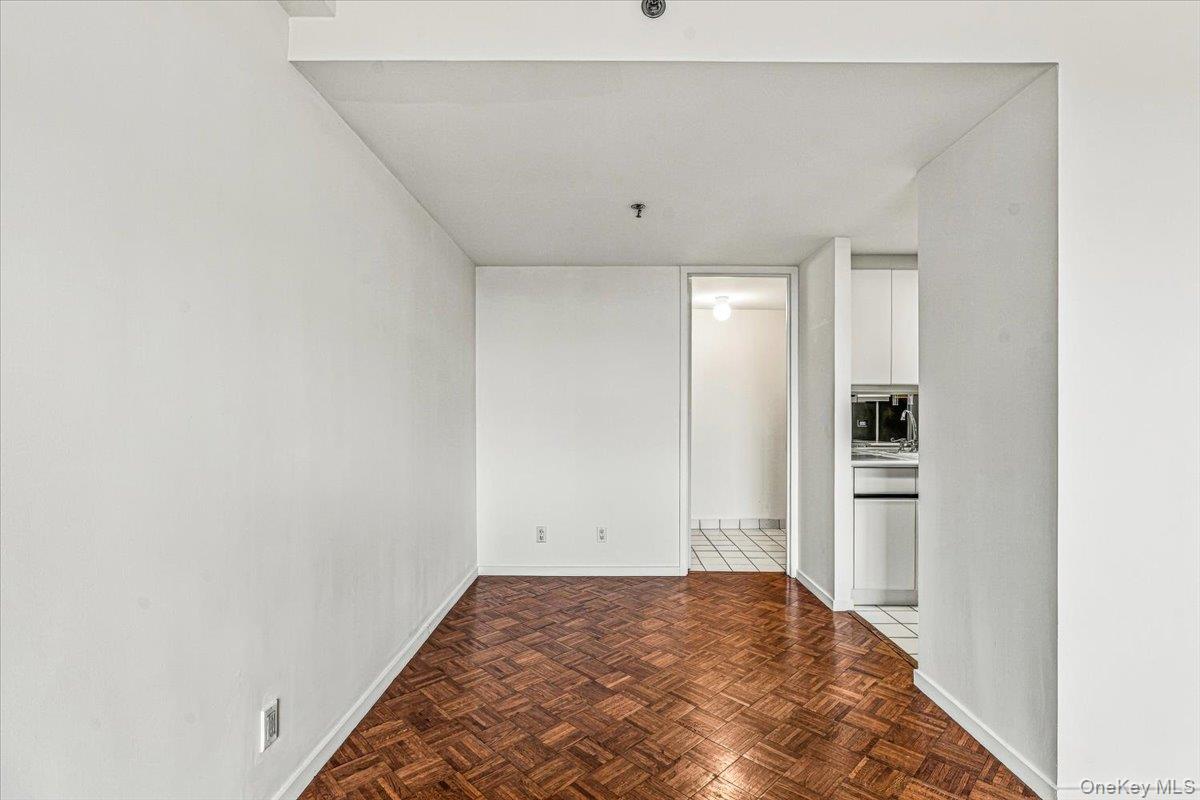 100 Hilton Avenue, Unit 707 photo 5