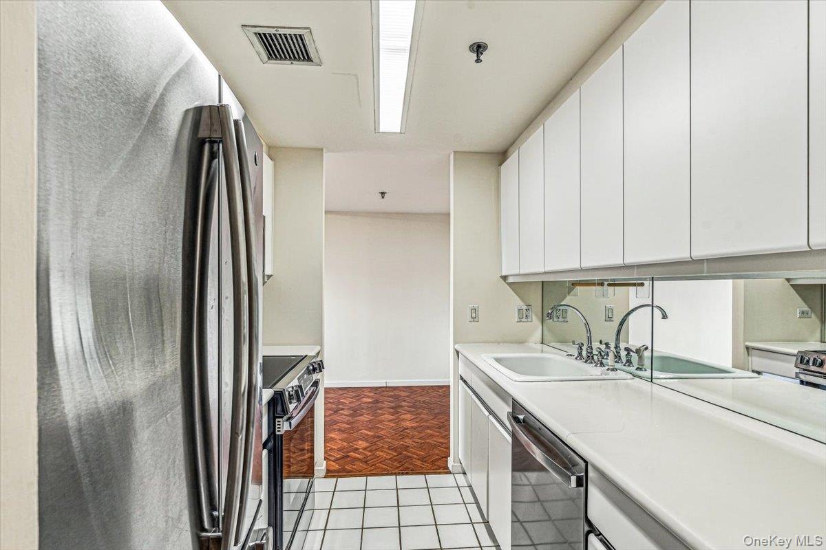 100 Hilton Avenue, Unit 707 photo 7