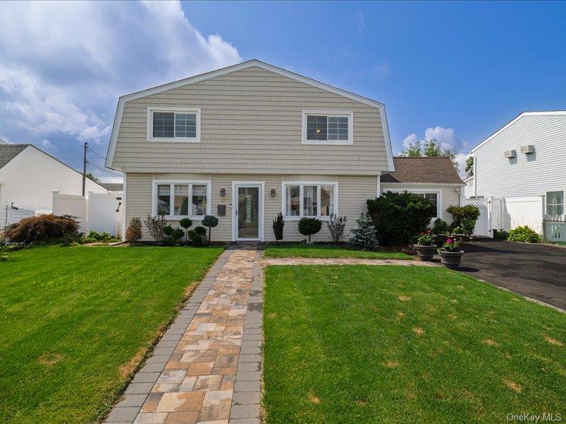 18 Old Farm Road – For Sale